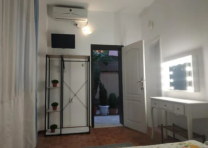 Rali Апартамент *